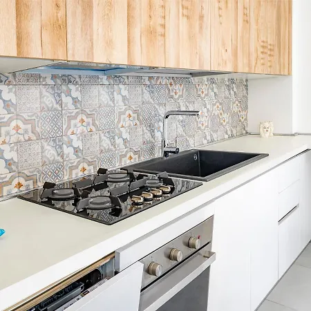 Amare Holiday Apartment *